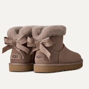 UGG Mini Bailey Mixed Bow boots GUC Retail for $180 Size 7
